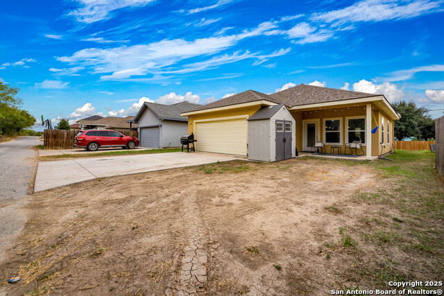 Listing photo id 15 for 760 Crestview