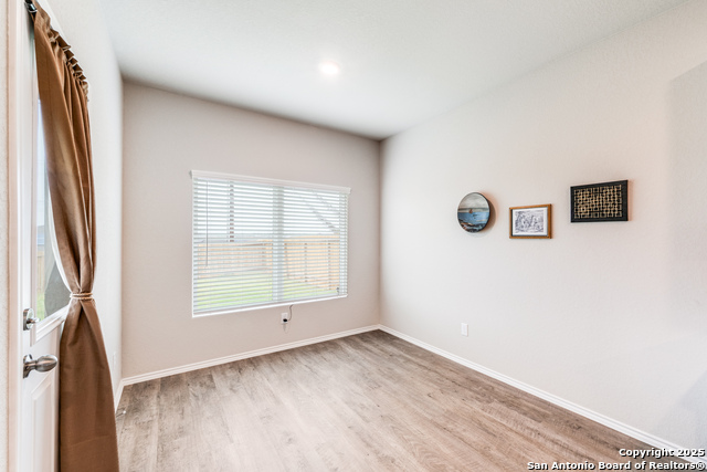 Image 21 of 26 For 250 Landing Lane