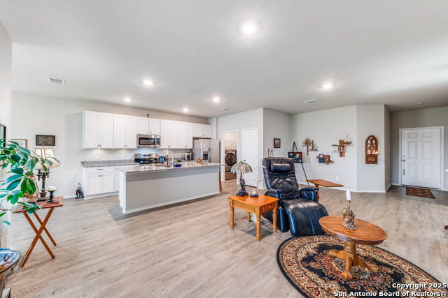 Image 7 of 26 For 250 Landing Lane