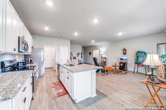 Image 8 of 26 For 250 Landing Lane