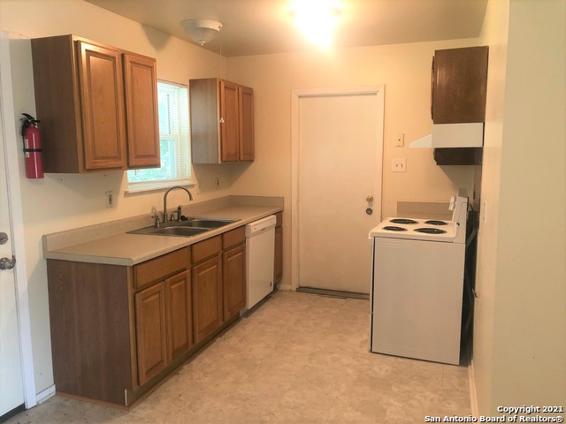 Image 13 of 20 For 626 Aviation Ave