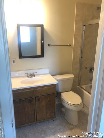 Image 17 of 20 For 626 Aviation Ave