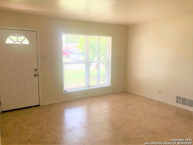 Image 3 of 20 For 626 Aviation Ave