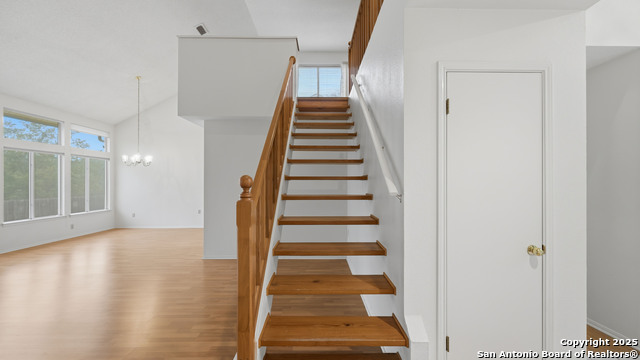 Image 14 of 34 For 8603 Collingwood