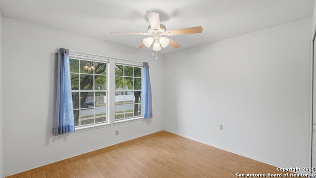 Image 19 of 34 For 8603 Collingwood