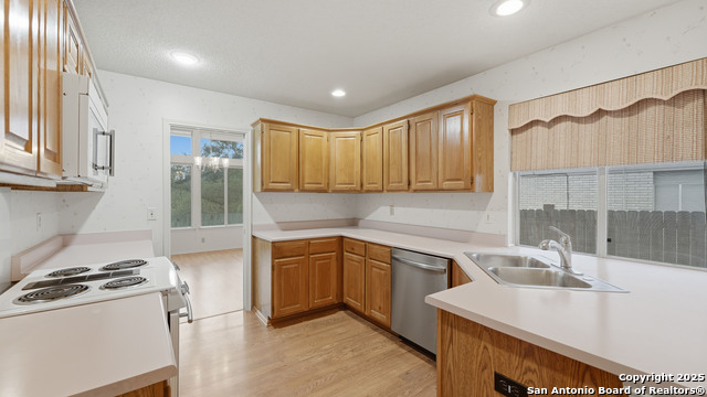 Image 25 of 34 For 8603 Collingwood