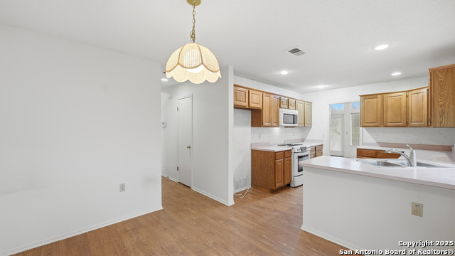 Image 27 of 34 For 8603 Collingwood