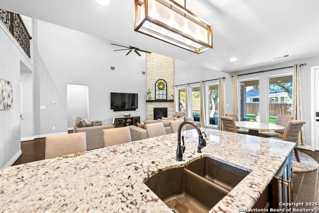 Listing photo id 8 for 108 Turtle Creek