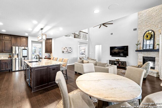 Listing photo id 10 for 108 Turtle Creek