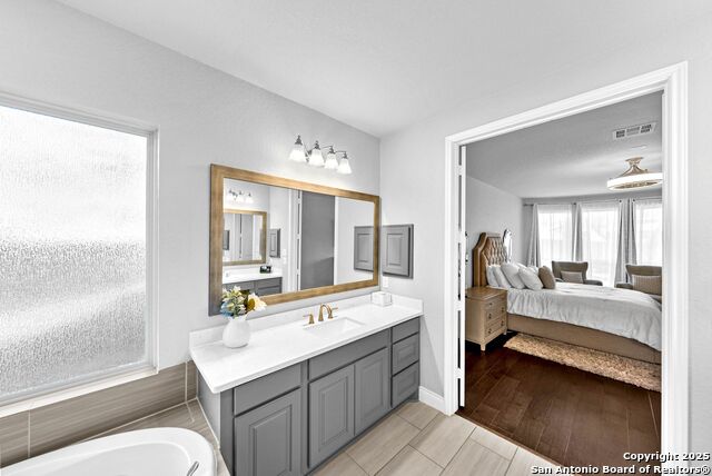 Listing photo id 21 for 108 Turtle Creek