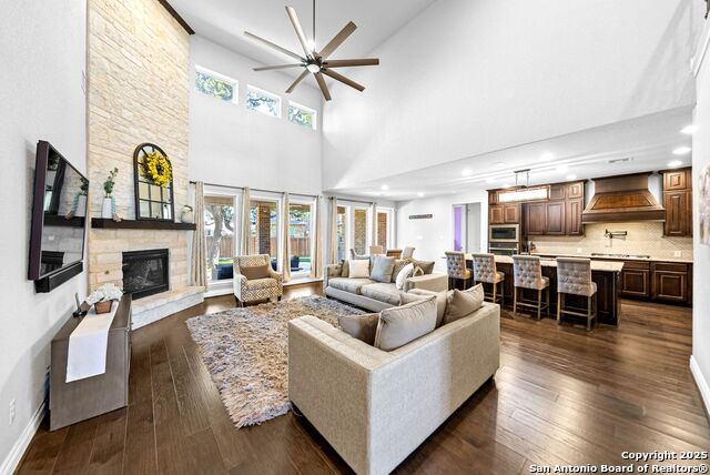 Listing photo id 1 for 108 Turtle Creek