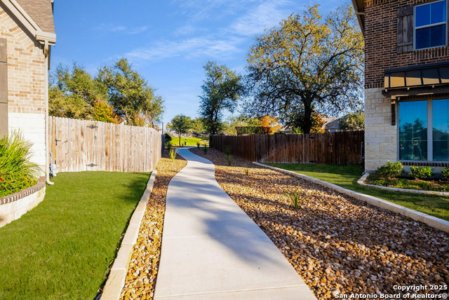 Listing photo id 52 for 108 Turtle Creek