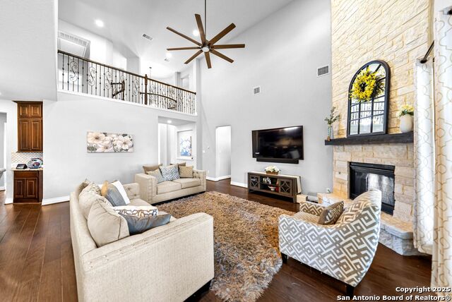 Listing photo id 5 for 108 Turtle Creek