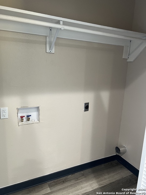 Image 11 of 22 For 405 Sabinal W A