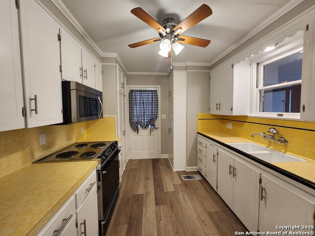 Image 13 of 39 For 564 Laurel Ln