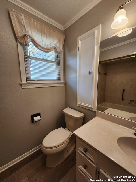 Image 20 of 39 For 564 Laurel Ln