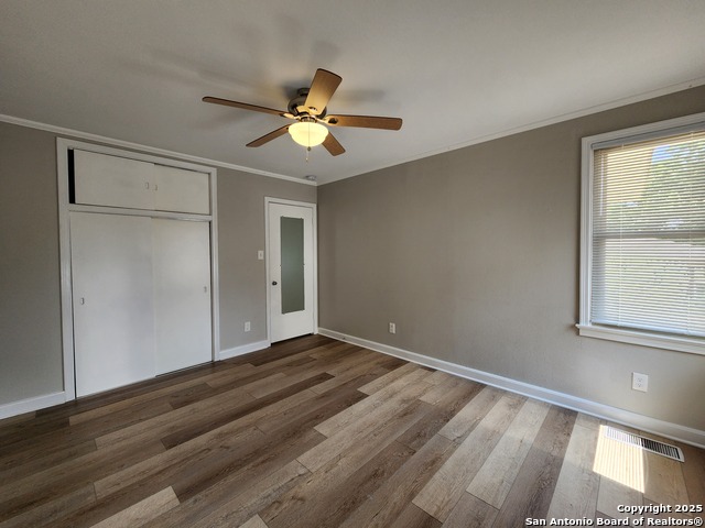 Image 23 of 39 For 564 Laurel Ln