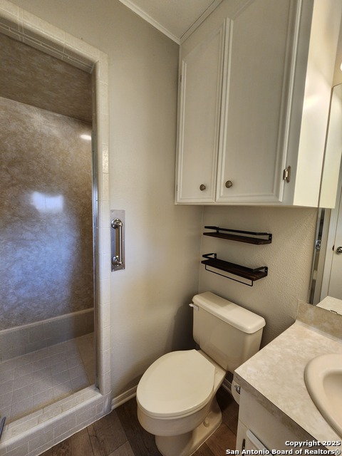 Image 30 of 39 For 564 Laurel Ln