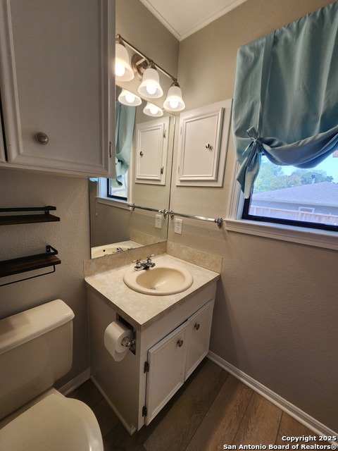 Image 31 of 39 For 564 Laurel Ln