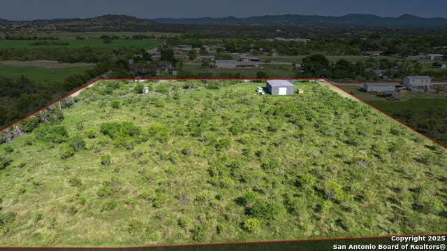 Listing photo id 8 for 299 River View Drive