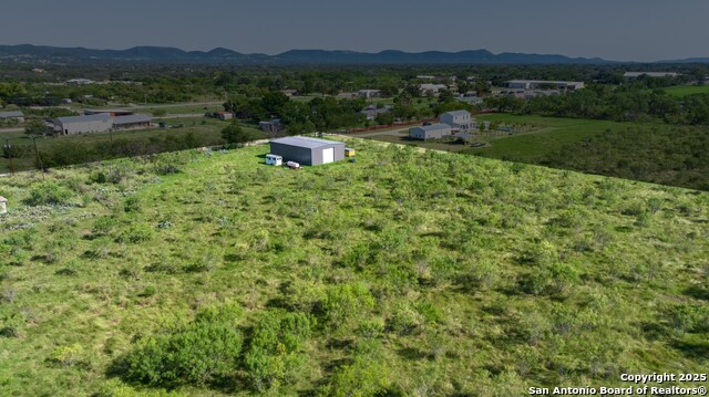 Listing photo id 4 for 299 River View Drive