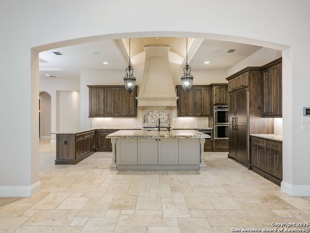 Image 17 of 80 For 211 Wellesley Landing