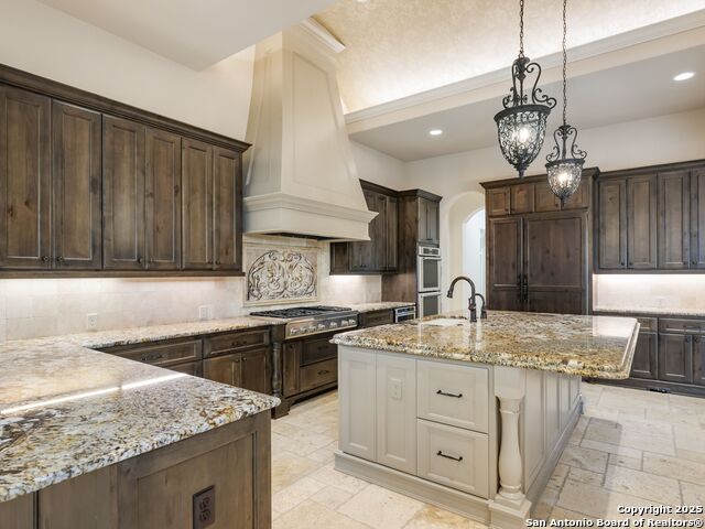 Image 18 of 80 For 211 Wellesley Landing