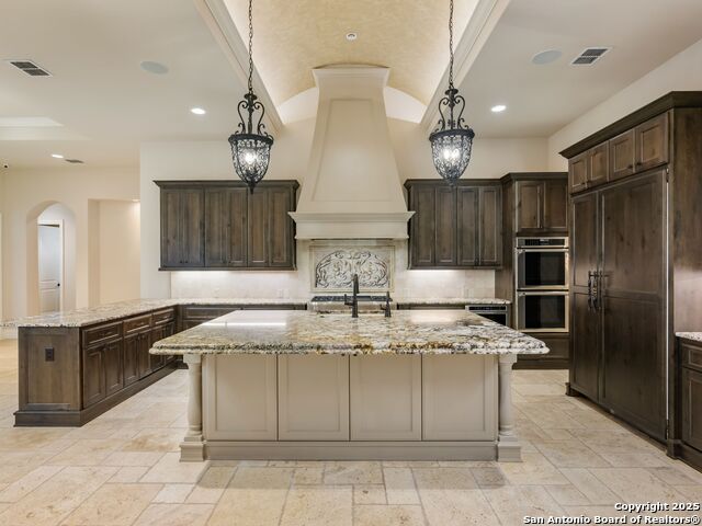 Image 23 of 80 For 211 Wellesley Landing