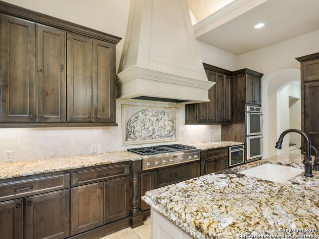 Image 24 of 80 For 211 Wellesley Landing