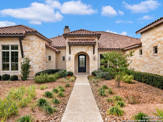 Image 3 of 80 For 211 Wellesley Landing