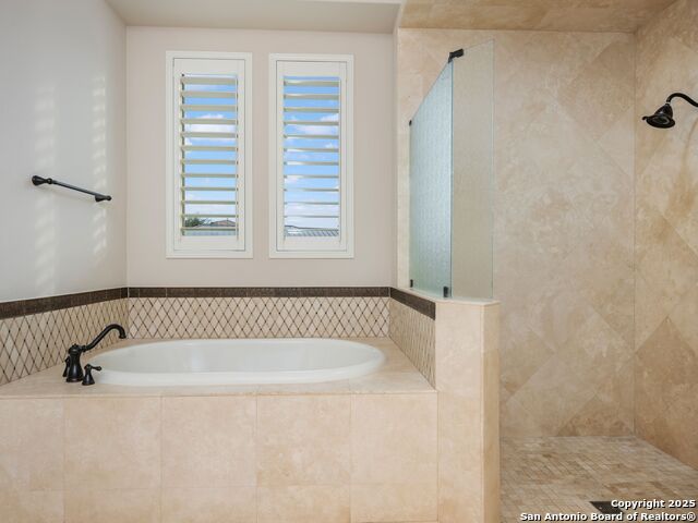 Image 32 of 80 For 211 Wellesley Landing