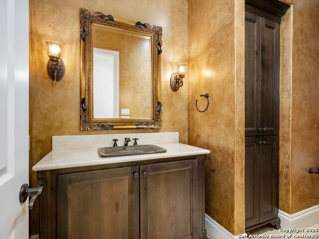 Image 46 of 80 For 211 Wellesley Landing