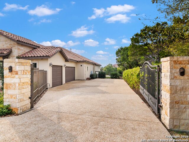 Image 73 of 80 For 211 Wellesley Landing