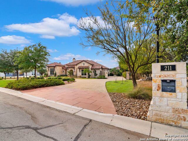 Image 75 of 80 For 211 Wellesley Landing