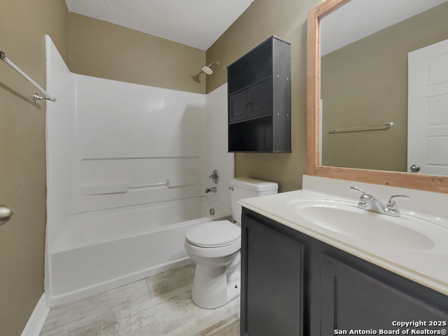 Image 13 of 18 For 3513 Nuhn Way