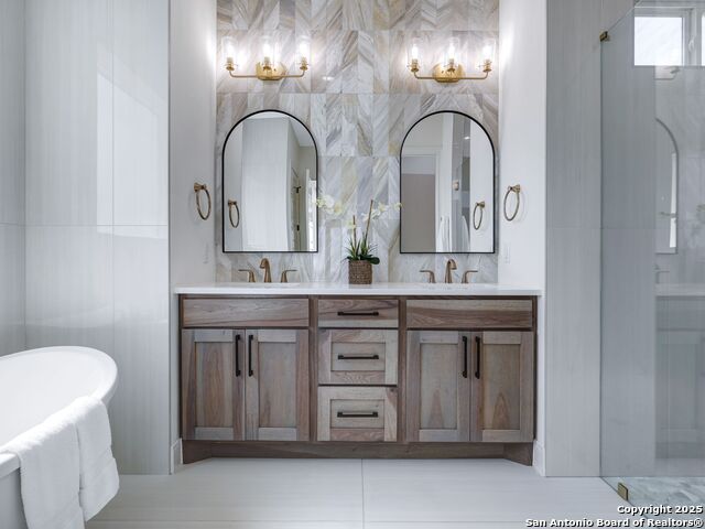 Image 38 of 61 For 8214 Sierra Hermosa