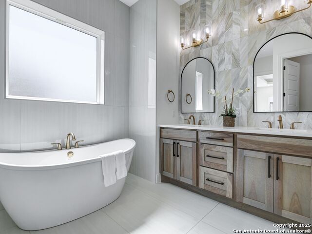 Image 39 of 61 For 8214 Sierra Hermosa