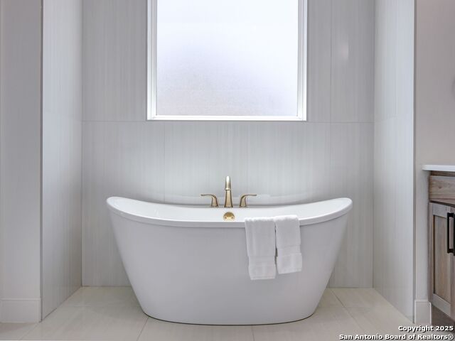 Image 40 of 61 For 8214 Sierra Hermosa