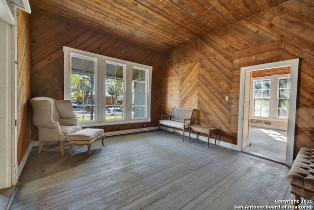 Image 23 of 41 For 163 Coll E