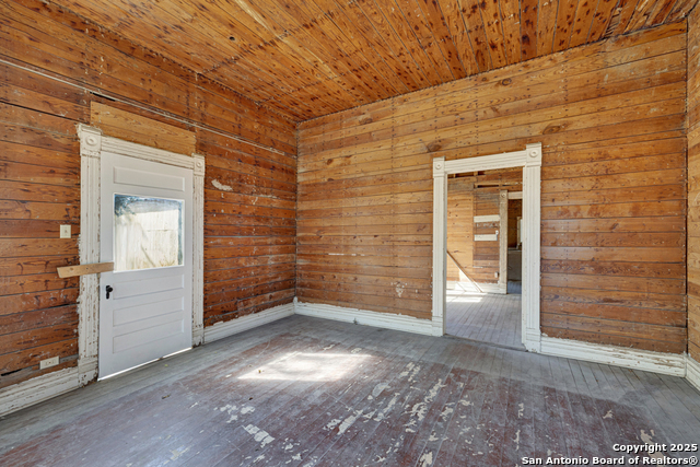 Image 29 of 41 For 163 Coll E