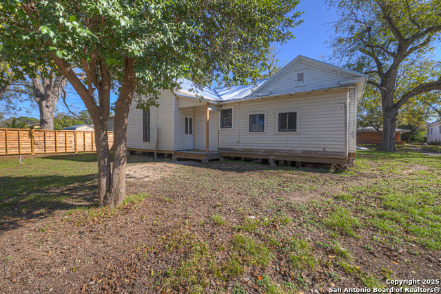 Image 33 of 41 For 163 Coll E