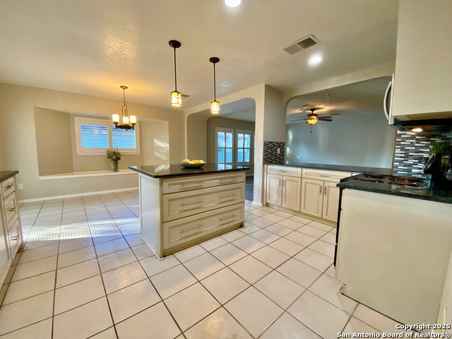 Image 2 of 20 For 11018 Scenic Pt.