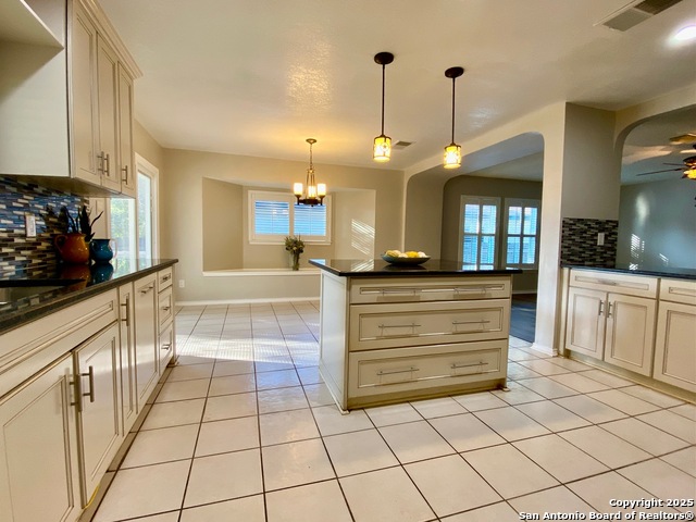 Image 4 of 20 For 11018 Scenic Pt.