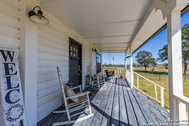 Listing photo id 16 for 2400 Elm Creek