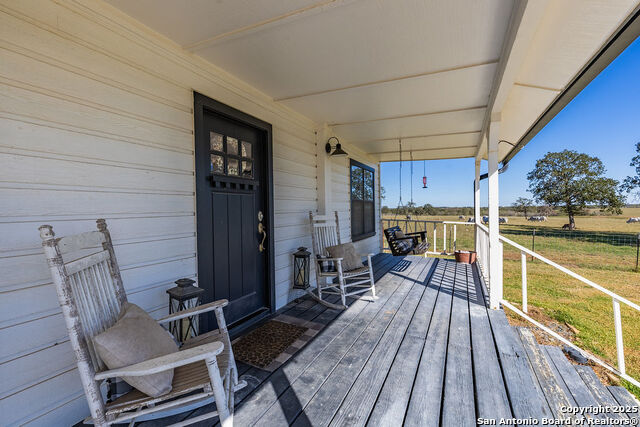 Listing photo id 17 for 2400 Elm Creek