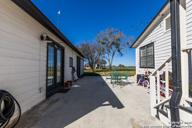 Listing photo id 19 for 2400 Elm Creek