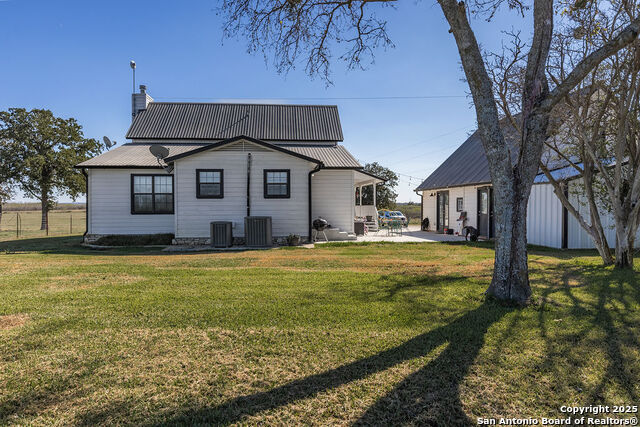 Listing photo id 22 for 2400 Elm Creek