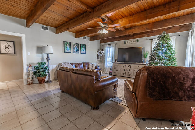 Listing photo id 23 for 2400 Elm Creek