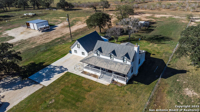 Listing photo id 1 for 2400 Elm Creek