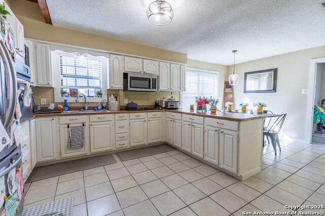 Listing photo id 28 for 2400 Elm Creek